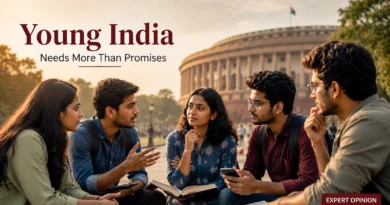 युवा और राजनीति: क्या दूरी बढ़ रही है या बदल रही है भागीदारी की तस्वीर? Young Indians discussing civic participation and the future of democracy in India